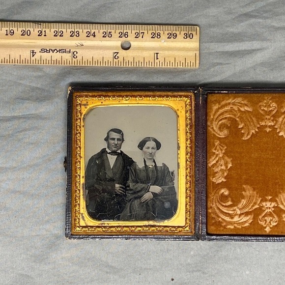 1/6 Plate Ambrotype Photo Early 1850 Young Couple in Case Excellent Condition - Picture 6 of 9